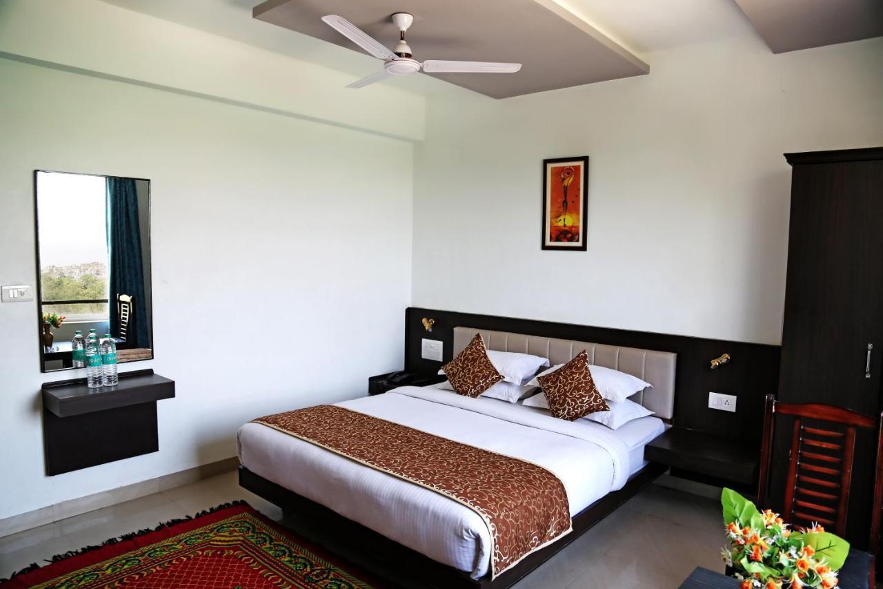 Narayans Leela Inn Udaipur Ngoại thất bức ảnh