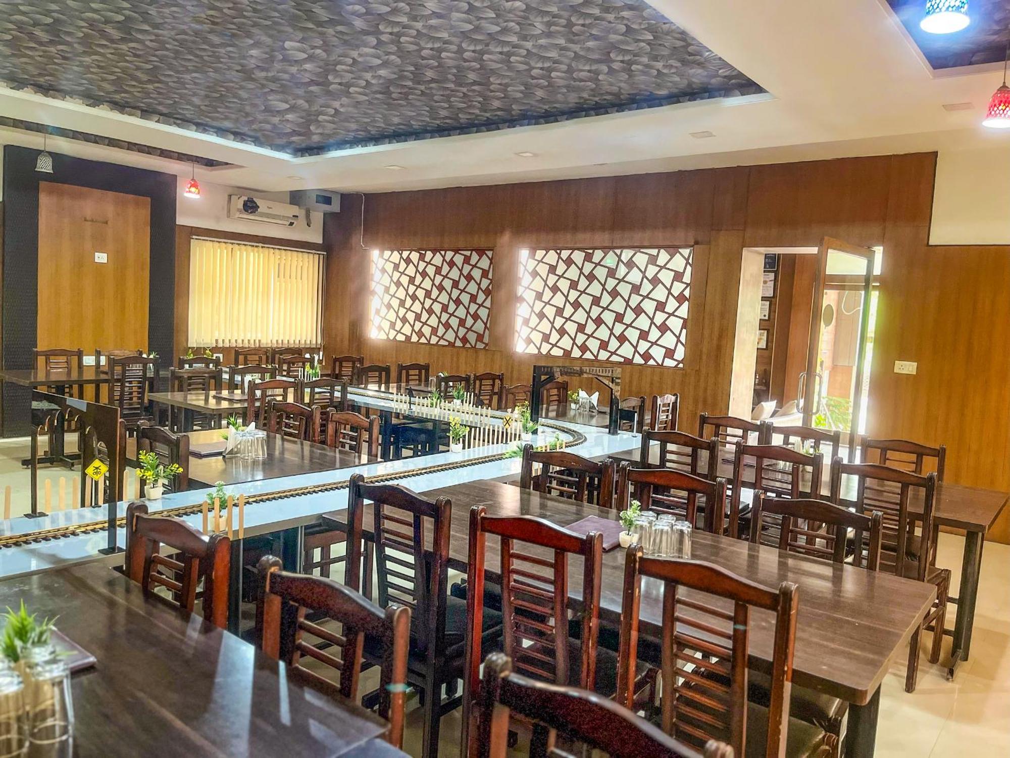 Narayans Leela Inn Udaipur Ngoại thất bức ảnh
