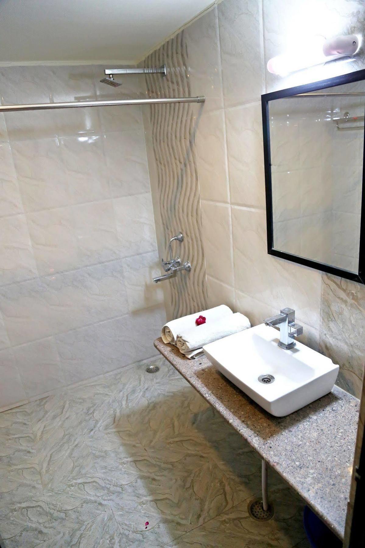Narayans Leela Inn Udaipur Ngoại thất bức ảnh