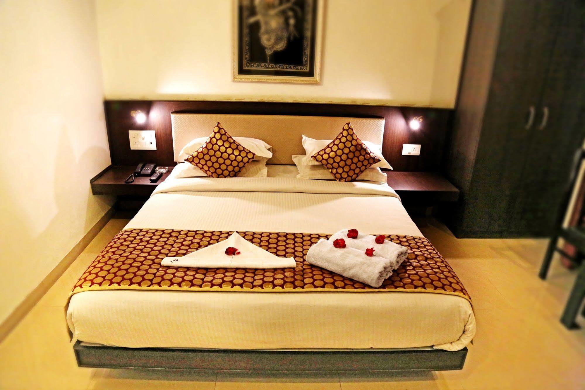 Narayans Leela Inn Udaipur Ngoại thất bức ảnh